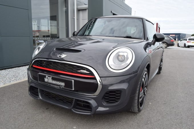 2025 Mini Hatch