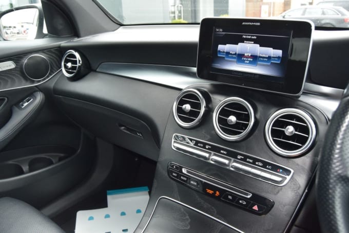2025 Mercedes-benz Glc
