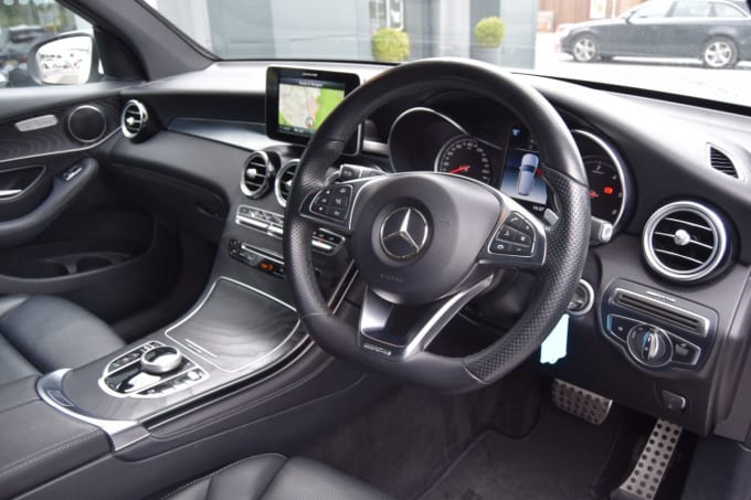 2025 Mercedes-benz Glc