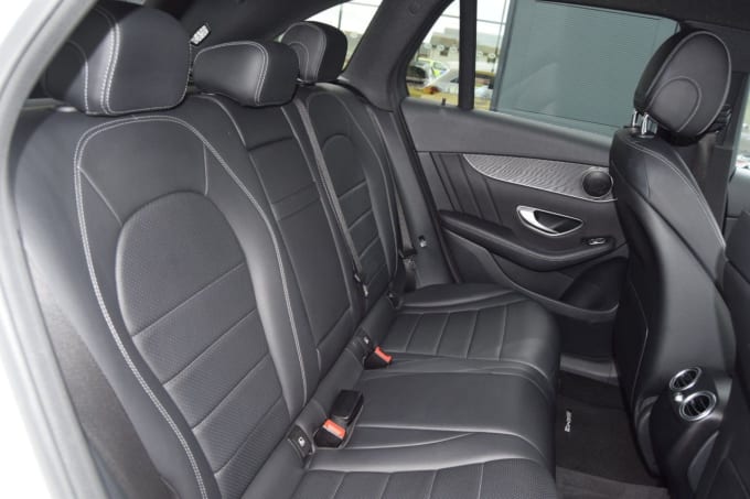 2025 Mercedes-benz Glc
