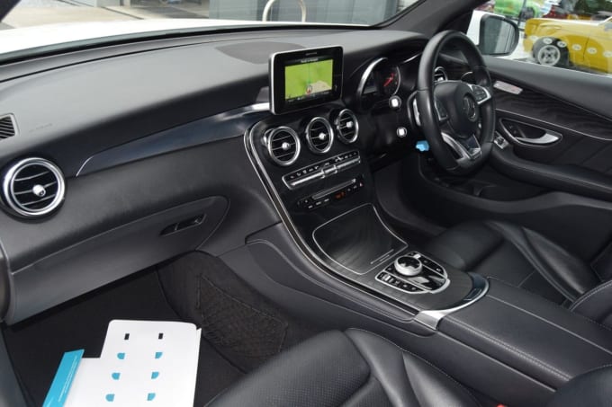2025 Mercedes-benz Glc