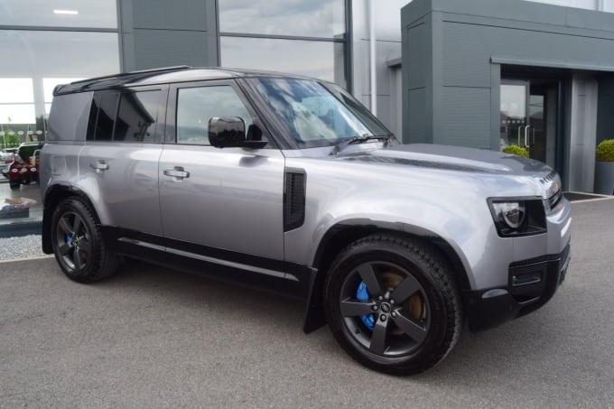 2025 Land Rover Defender