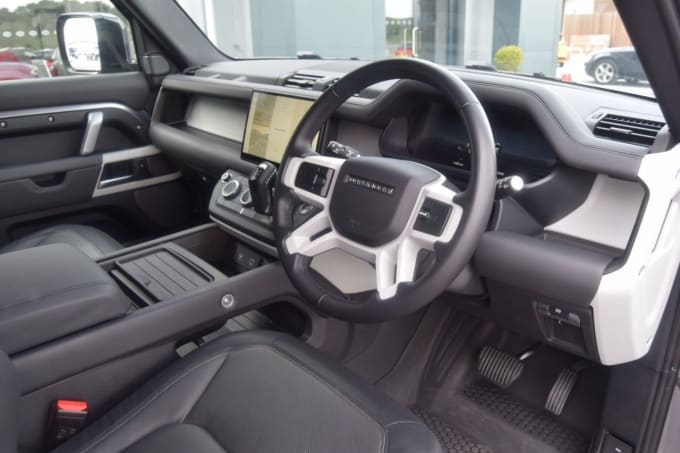 2025 Land Rover Defender