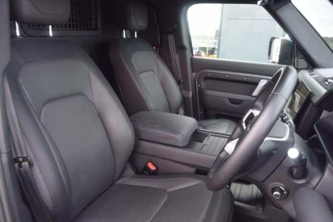 2025 Land Rover Defender