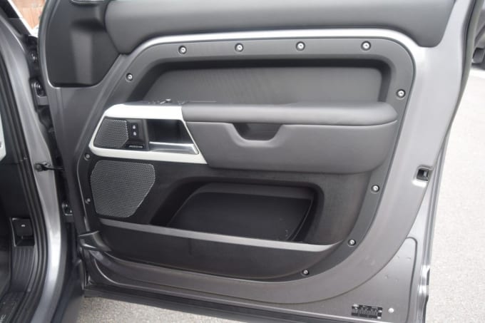 2025 Land Rover Defender