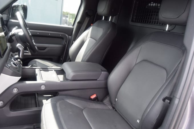 2025 Land Rover Defender