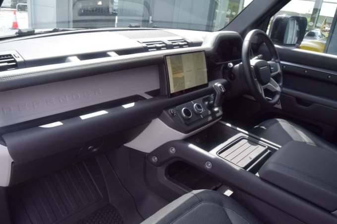 2025 Land Rover Defender