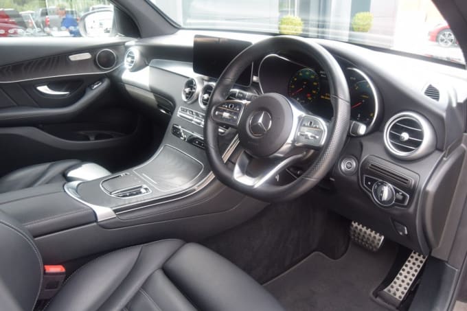 2025 Mercedes-benz Glc