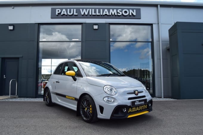 2025 Abarth 695c