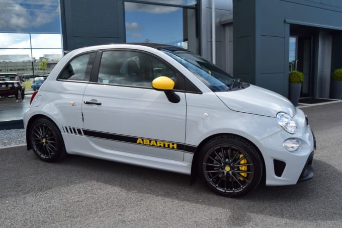 2025 Abarth 695c