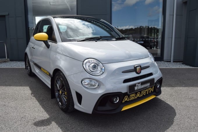 2025 Abarth 695c