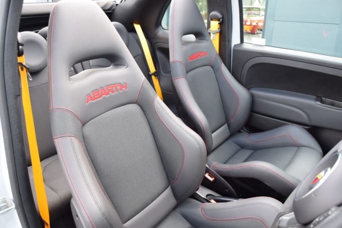 2025 Abarth 695c