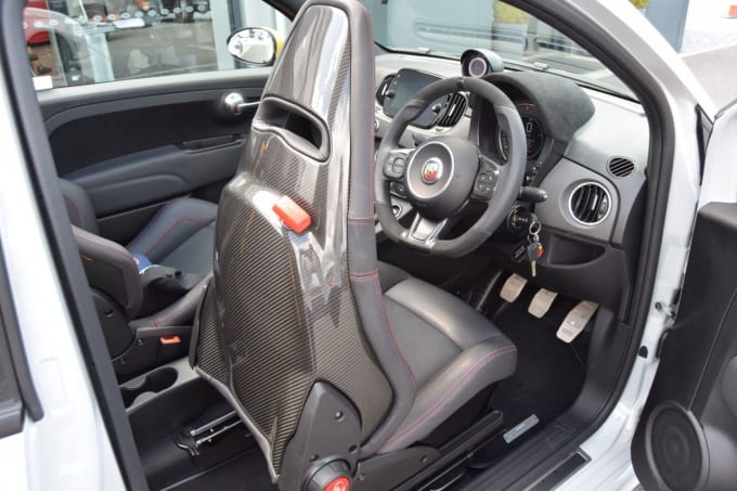 2025 Abarth 695c