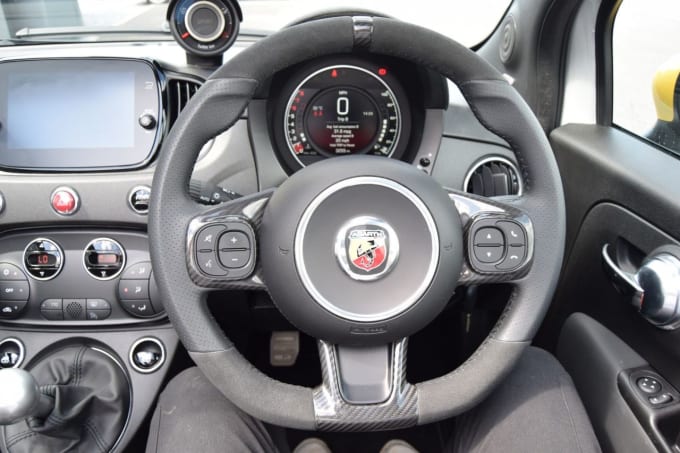 2025 Abarth 695c