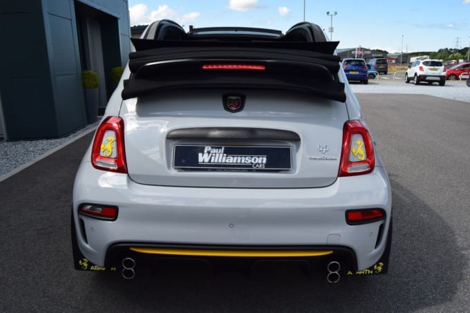 2025 Abarth 695c