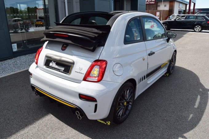 2025 Abarth 695c
