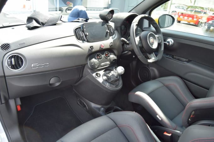2025 Abarth 695c