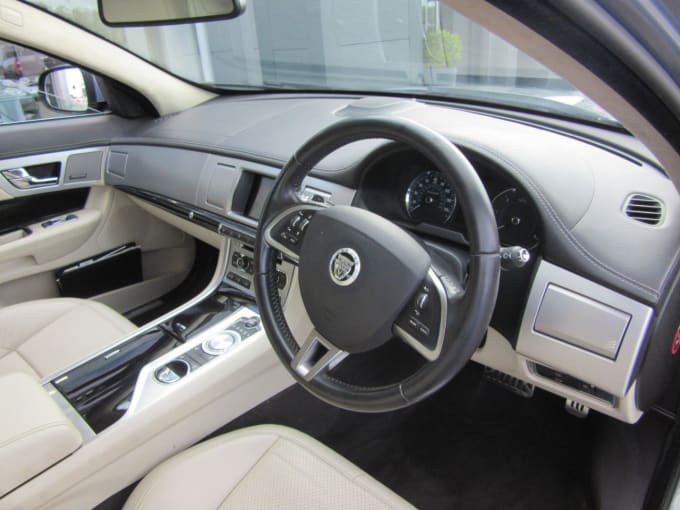 2025 Jaguar Xf