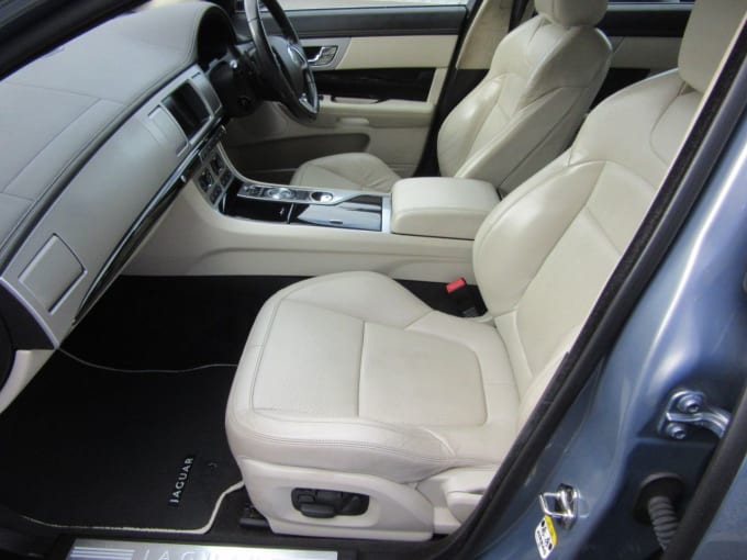2025 Jaguar Xf