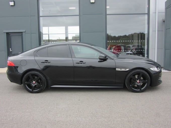 2025 Jaguar Xe
