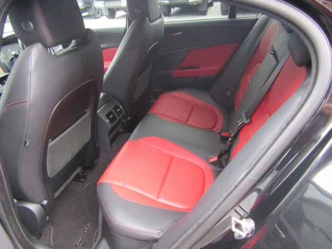 2025 Jaguar Xe
