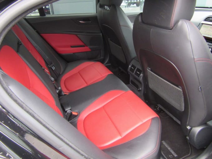 2025 Jaguar Xe