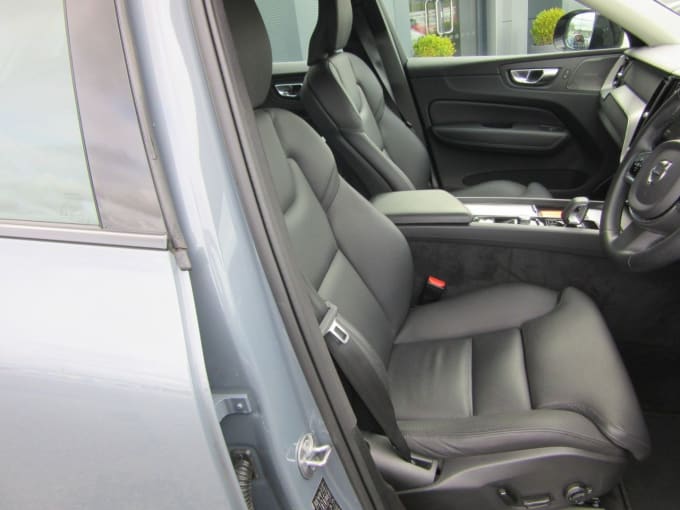 2025 Volvo Xc60