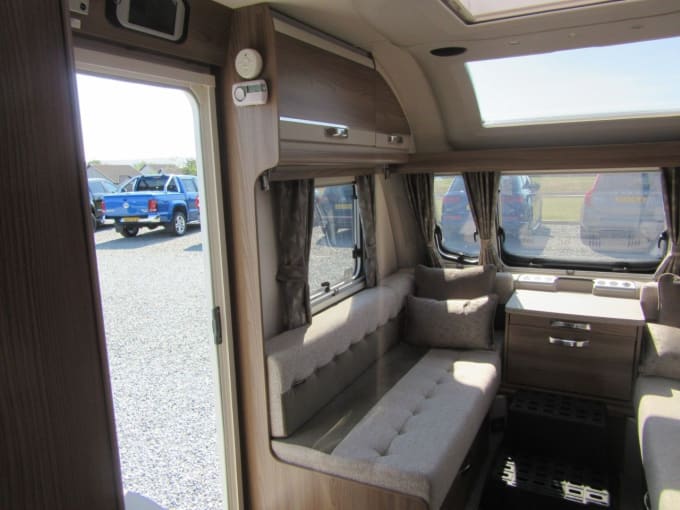 2025 Swift Challenger 580 4 Berth