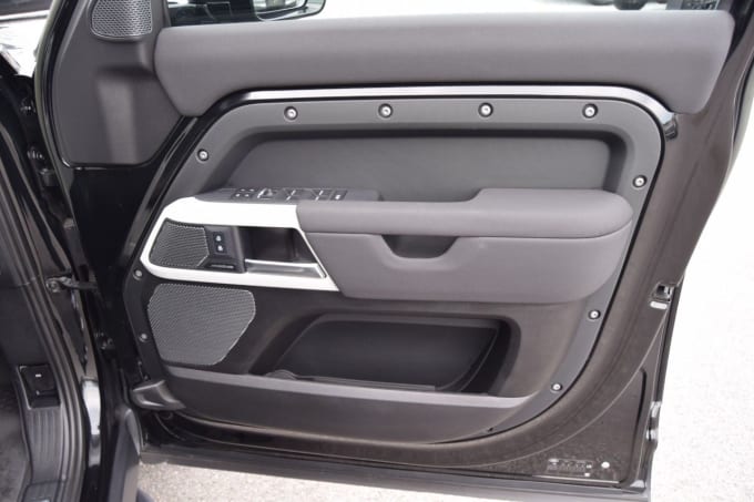 2025 Land Rover Defender
