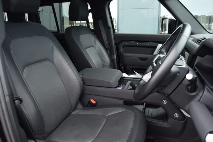 2025 Land Rover Defender