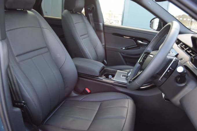 2025 Land Rover Range Rover Evoque