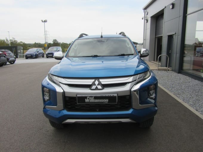 2025 Mitsubishi L200