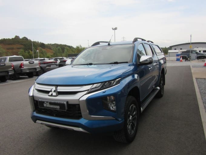 2025 Mitsubishi L200