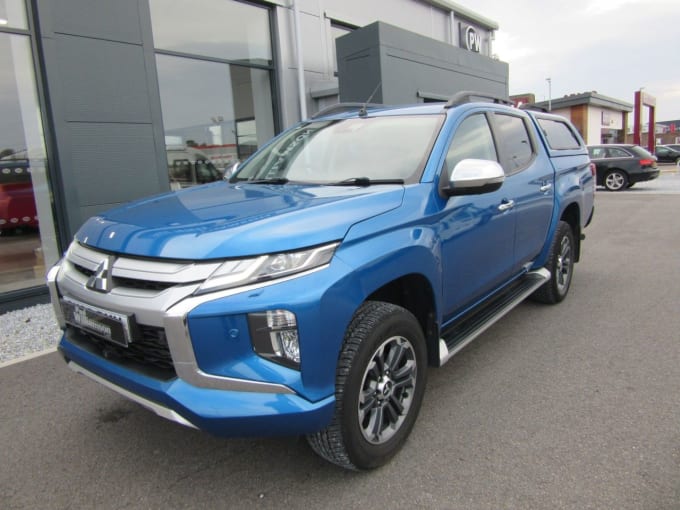 2025 Mitsubishi L200