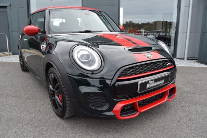 2023 Mini Hatch