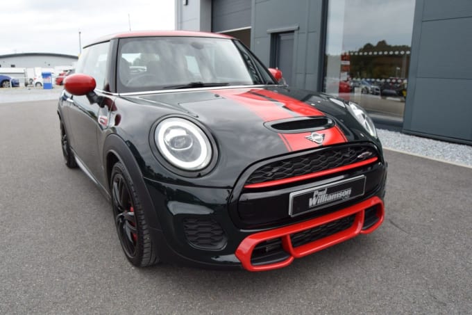 2023 Mini Hatch