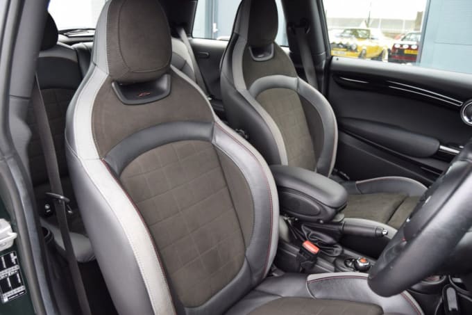 2023 Mini Hatch
