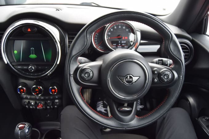 2023 Mini Hatch