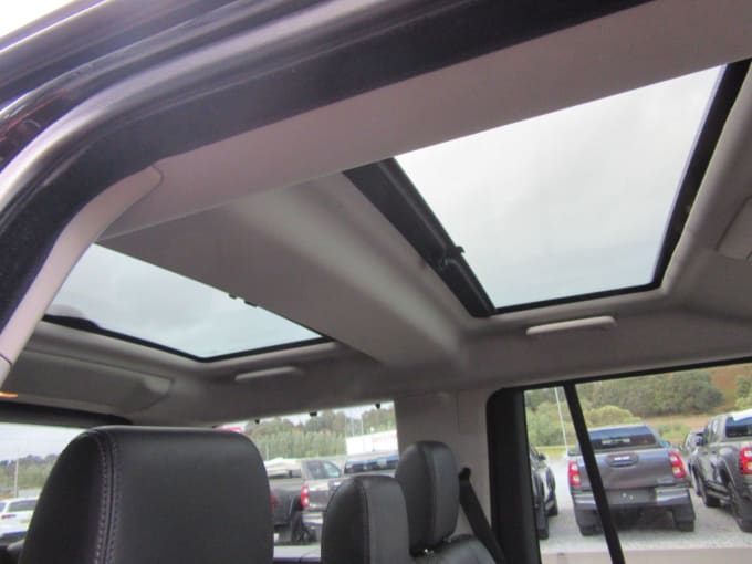 2025 Land Rover Discovery 4
