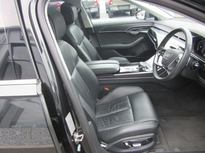 2025 Audi A8