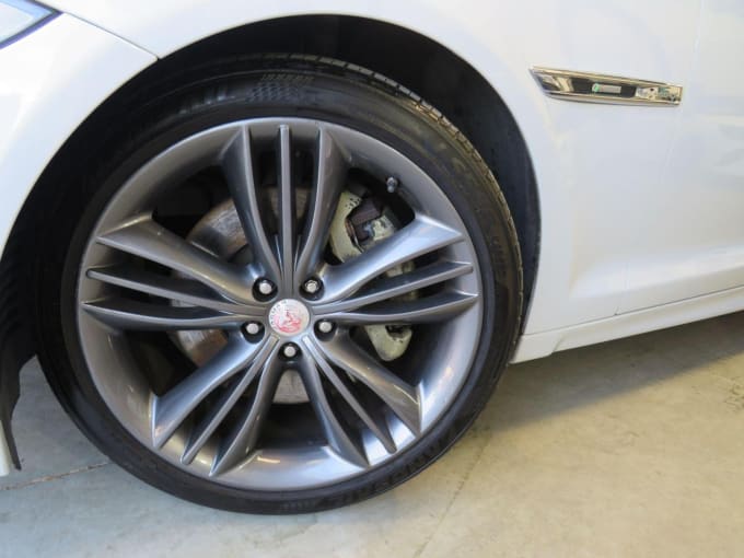 2016 Jaguar Xj