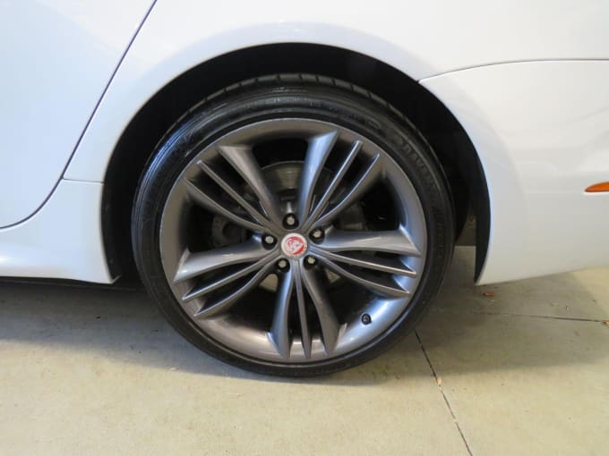 2016 Jaguar Xj