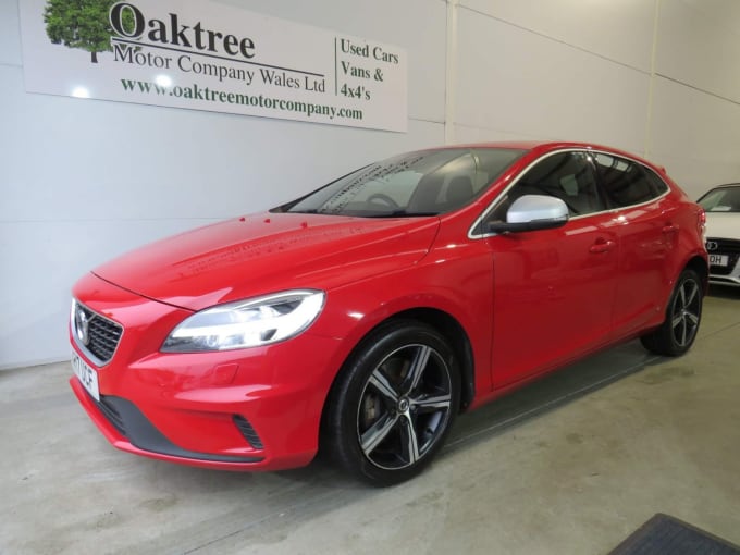 2017 Volvo V40