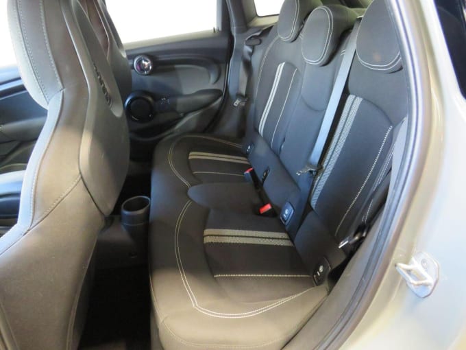 2018 Mini Hatch