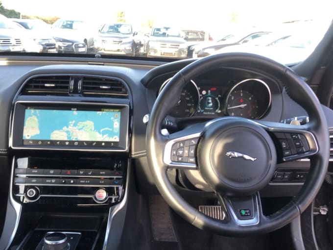 2019 Jaguar Xe