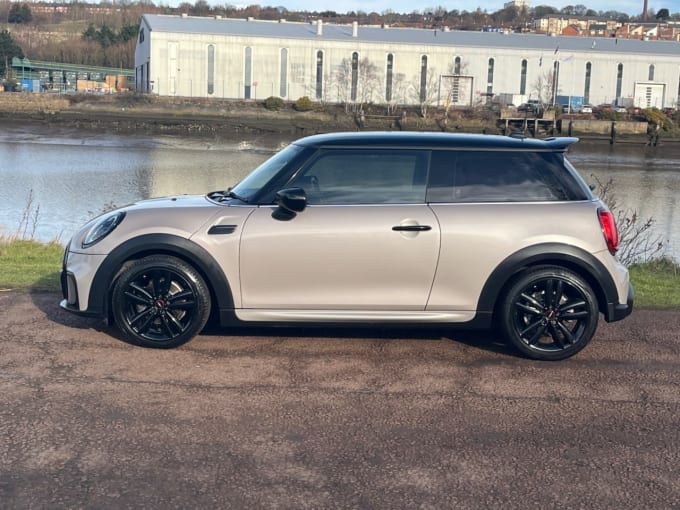 2025 Mini Hatch