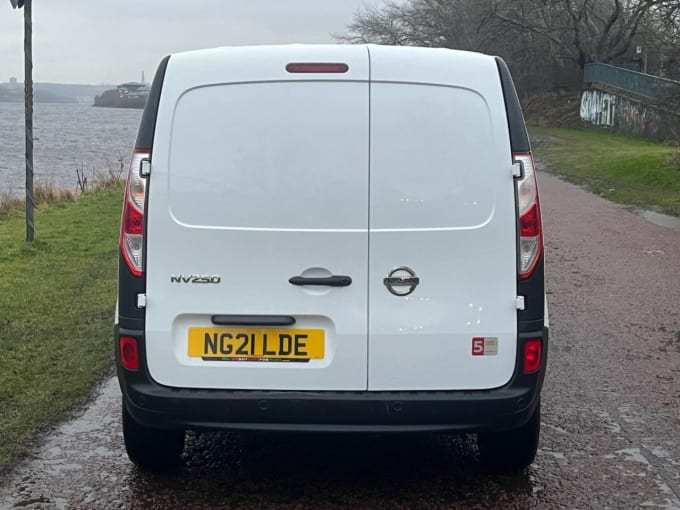 2025 Nissan Nv250