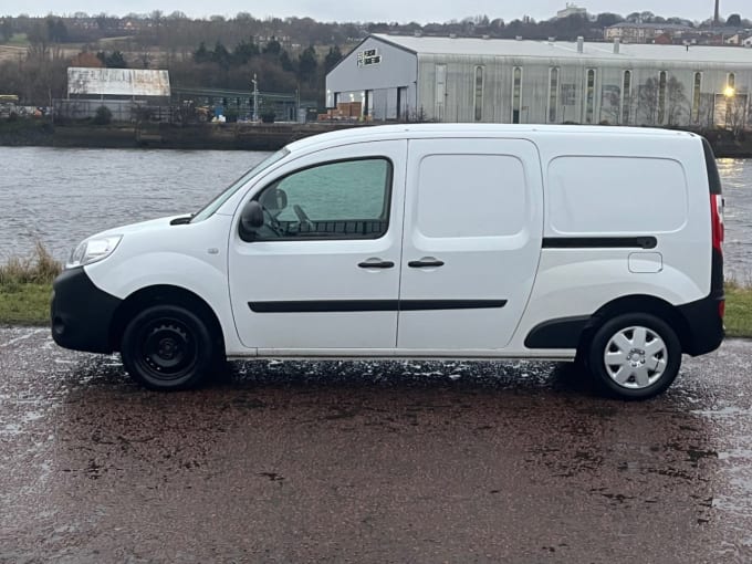 2025 Nissan Nv250