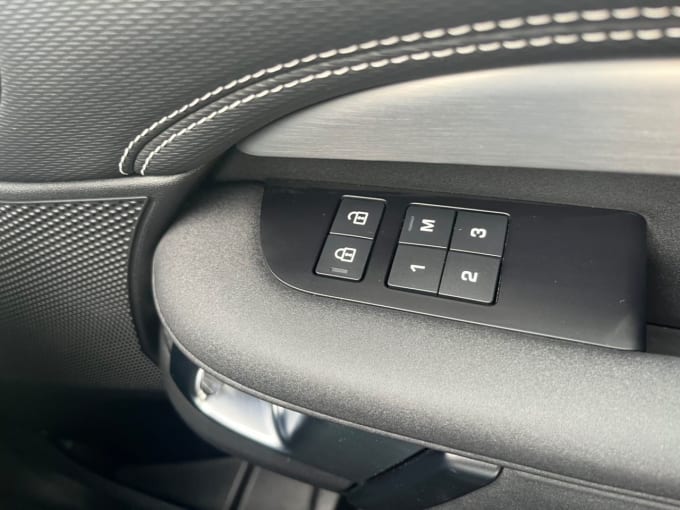 2025 Land Rover Discovery