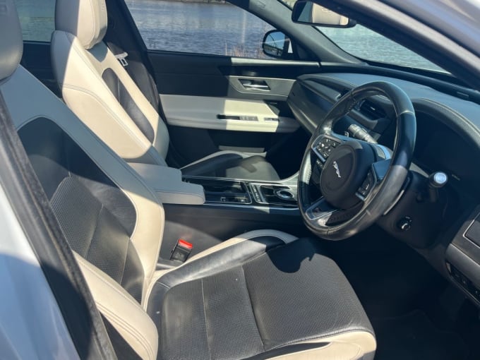 2025 Jaguar Xf